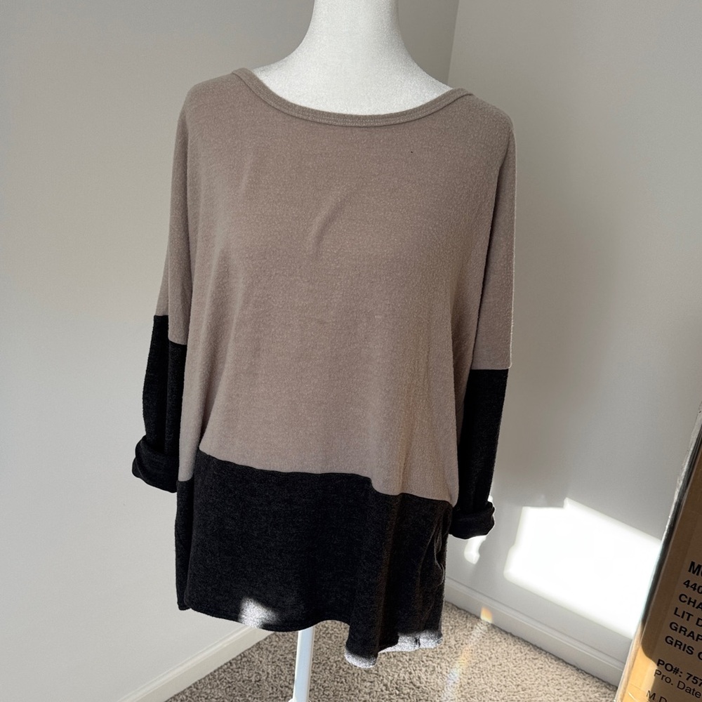 Twenty Second Color Block Long Sleeve Top - Black and Tan